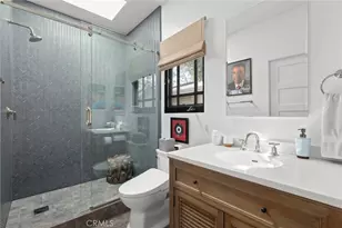 737 N Orange Dr, Los Angeles, CA 90038 - Photo 32