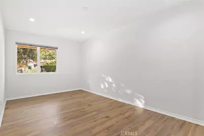 10000 Amestoy Avenue, Northridge, CA 91325 - Photo 22