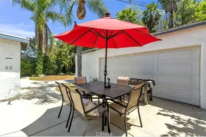 18352 Bessemer, Tarzana, CA 91335 - Photo 40