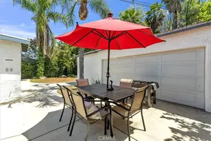 18352 Bessemer, Tarzana, CA 91335 - Photo 40
