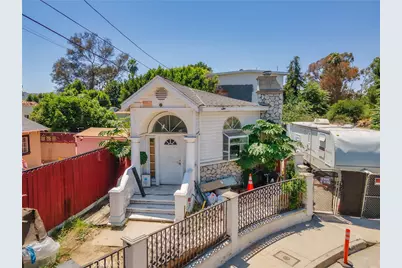4463 Bellflower Avenue, West Toluca Lake, CA 91602 - Photo 1
