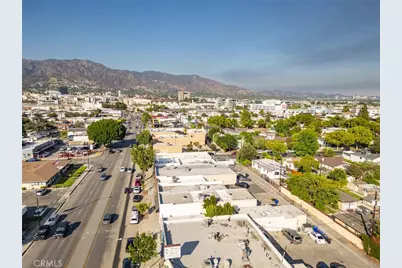1114 W Magnolia Boulevard, Burbank, CA 91506 - Photo 20
