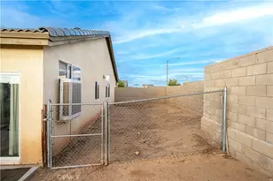 12564 Dion Pl, Victorville, CA 92395 - Photo 30