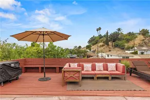 8407 Broadacre Dr, Los Angeles, CA 91352 - Photo 34