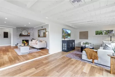 8407 Broadacre Drive, Los Angeles, CA 91352 - Photo 12