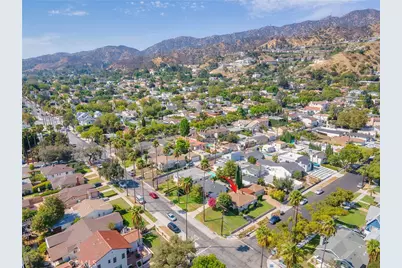 524 S Bel Aire Drive, Burbank, CA 91501 - Photo 52