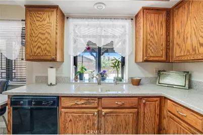 2102 Redrock Ct, Palmdale, CA 93551 - Photo 12