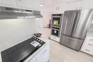 220 S Reese Pl, Burbank, CA 91506 - Photo 20