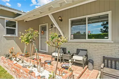 7032 Fallbrook, Los Angeles, CA 91307 - Photo 2