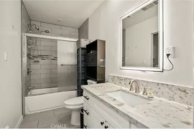 7032 Fallbrook, Los Angeles, CA 91307 - Photo 22