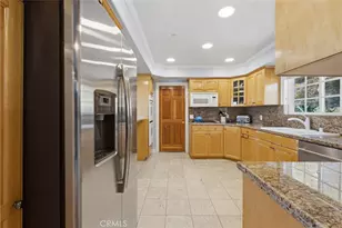 260 Kempton, Glendale, CA 91202 - Photo 10
