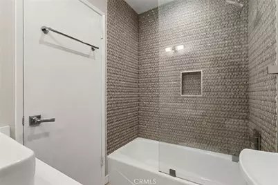 1045 N Kings #107, West Hollywood, CA 90069 - Photo 14