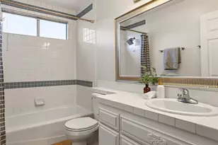 11044 Acama St, Studio City, CA 91602 - Photo 32