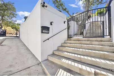 10200 Willow Springs Lane, Sunland, CA 91040 - Photo 26