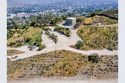 10200 Willow Springs Lane, Sunland, CA 91040 - Photo 2