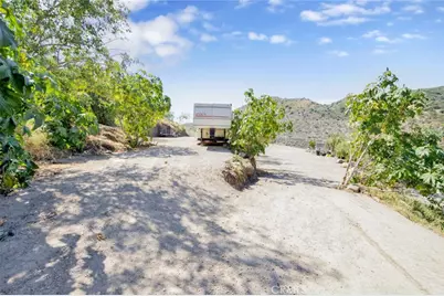 10200 Willow Springs Lane, Sunland, CA 91040 - Photo 14