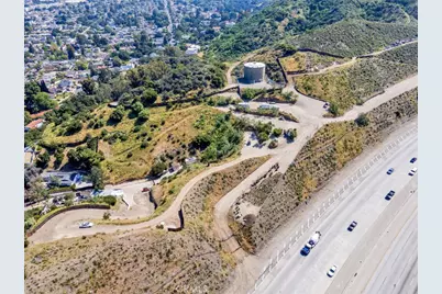 10200 Willow Springs Lane, Sunland, CA 91040 - Photo 34