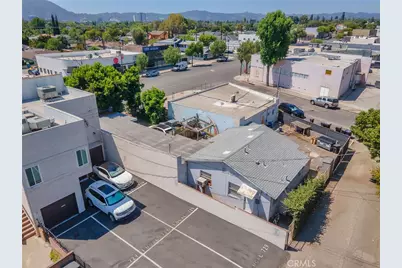 1817 W Burbank Boulevard, Burbank, CA 91506 - Photo 50