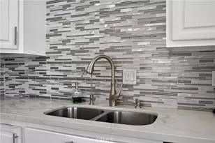 9541 Via Salerno, Burbank, CA 91504 - Photo 16