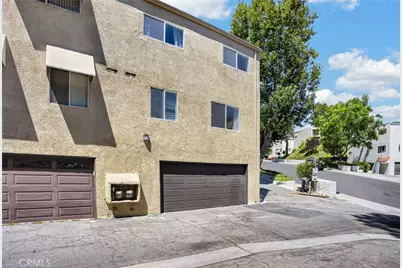 9541 Via Salerno, Burbank, CA 91504 - Photo 56