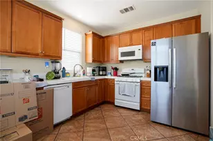 31770 Paseo Bonito, Castaic, CA 91384 - Photo 2