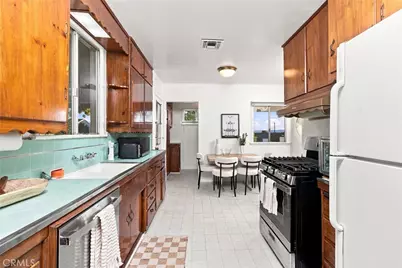 1818 Hilton Drive, Burbank, CA 91504 - Photo 32