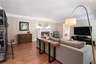 10703 Collins St, North Hollywood, CA 91601 - Photo 4