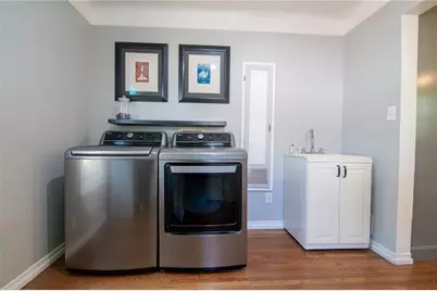 10703 Collins Street, North Hollywood, CA 91601 - Photo 24