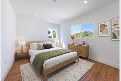 10810 Hesby, Los Angeles, CA 91601 - Photo 12