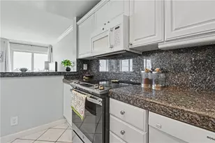 525 E Seaside Way, Long Beach, CA 90802 - Photo 20
