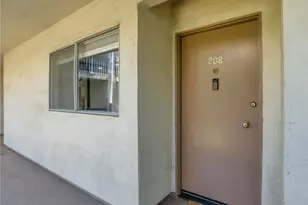 10240 Camarillo St, Toluca Lake, CA 91602 - Photo 2