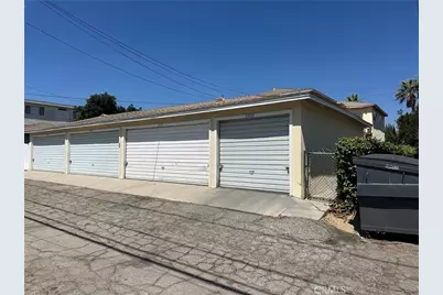 2208 W Victory, Burbank, CA 91506 - Photo 10
