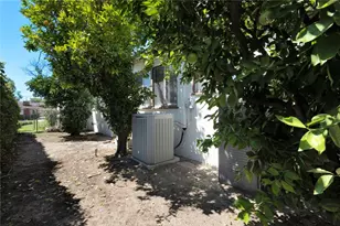 3018 Jolley Dr, Burbank, CA 91504 - Photo 36