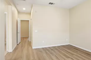 28457 Herrera St, Valencia, CA 91354 - Photo 18