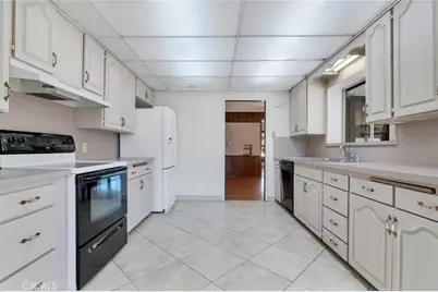 141 S Beachwood Drive, Burbank, CA 91506 - Photo 12