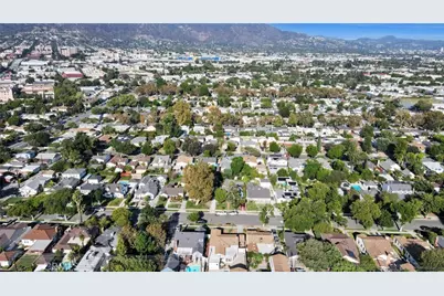 141 S Beachwood Drive, Burbank, CA 91506 - Photo 32