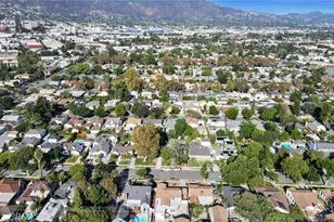 141 S Beachwood Dr, Burbank, CA 91506 - Photo 32