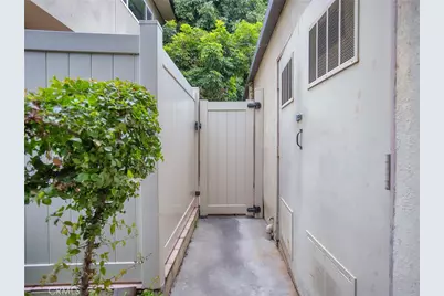 11138 Aqua Vista Street #18, Studio City, CA 91602 - Photo 22