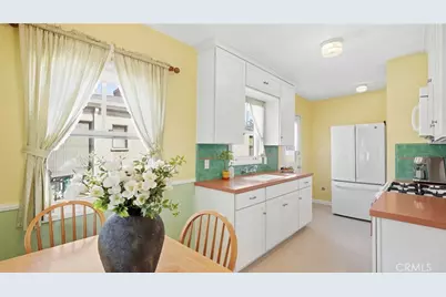 1320 N Kenwood, Burbank, CA 91505 - Photo 2