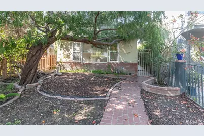 2913 W Chandler Boulevard, Burbank, CA 91505 - Photo 1