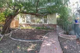 2913 W Chandler Blvd, Burbank, CA 91505 - Photo 1