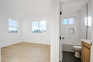 11730 Gilmore, North Hollywood, CA 91606 - Photo 30