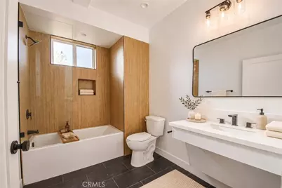 11730 Gilmore, North Hollywood, CA 91606 - Photo 8