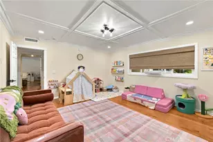 10240 Camarillo, Toluca Lake, CA 91602 - Photo 20