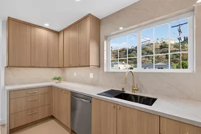 10211 Roscoe, Los Angeles, CA 91352 - Photo 8