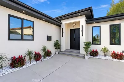 6819 Cantaloupe Avenue, Van Nuys, CA 91405 - Photo 2
