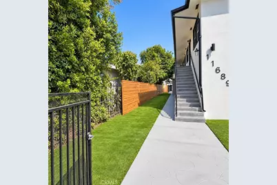 11689 Chandler, Valley Village, CA 91601 - Photo 8