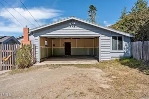 10425 Blair St, Mendocino, CA 95460 - Photo 16