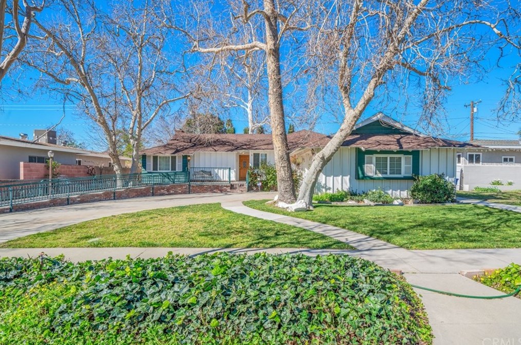 9636 Boxwood Ave, Fontana, CA 92335-5913