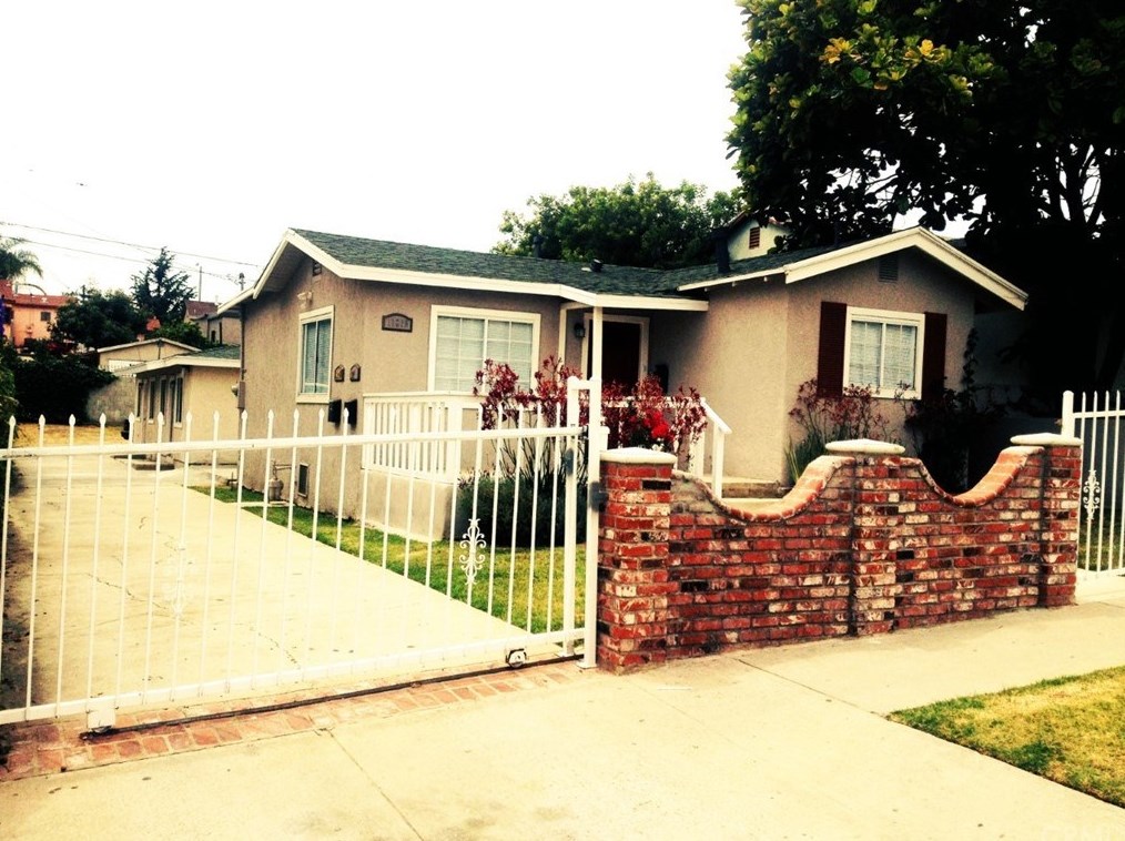 11219 Budlong Ave, Los Angeles, CA 90044-1309